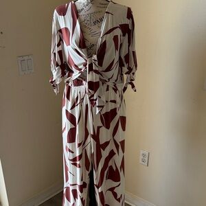 Express women’s pants and top size L.